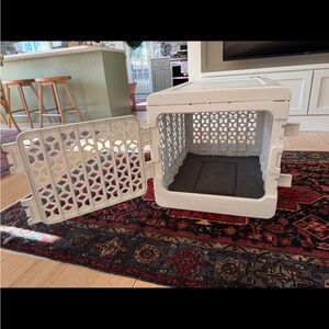 Kindtail PAWD collapsible dog crate and crate pad - size medium